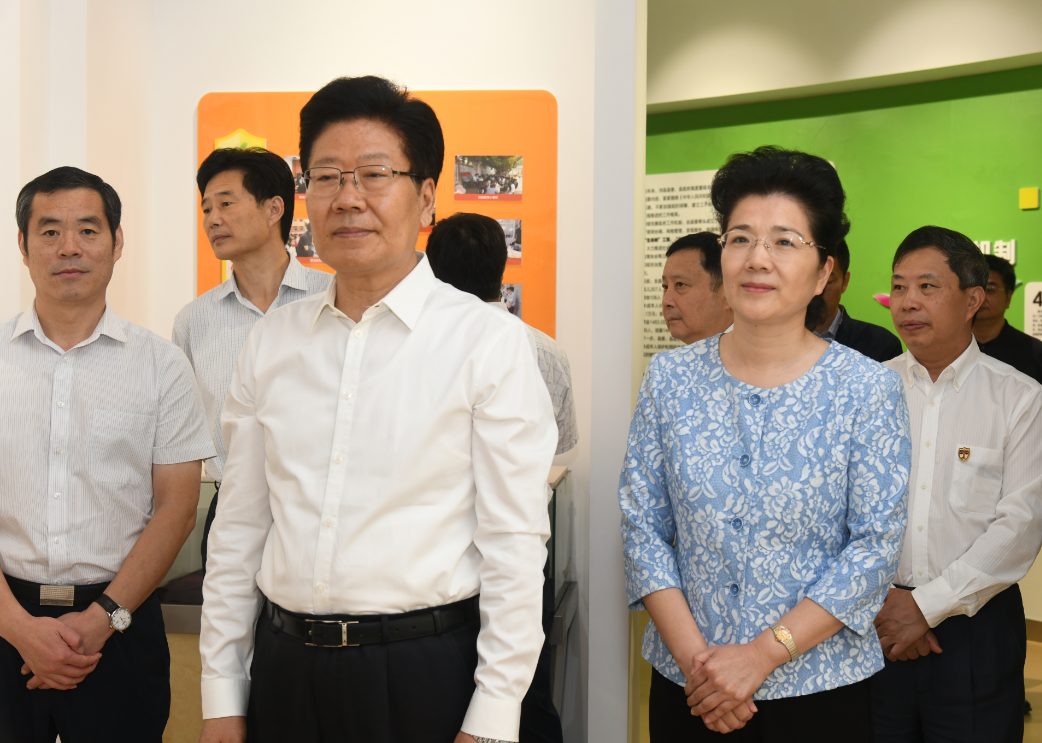 全国人大常委会副委员长张春贤来沛调研