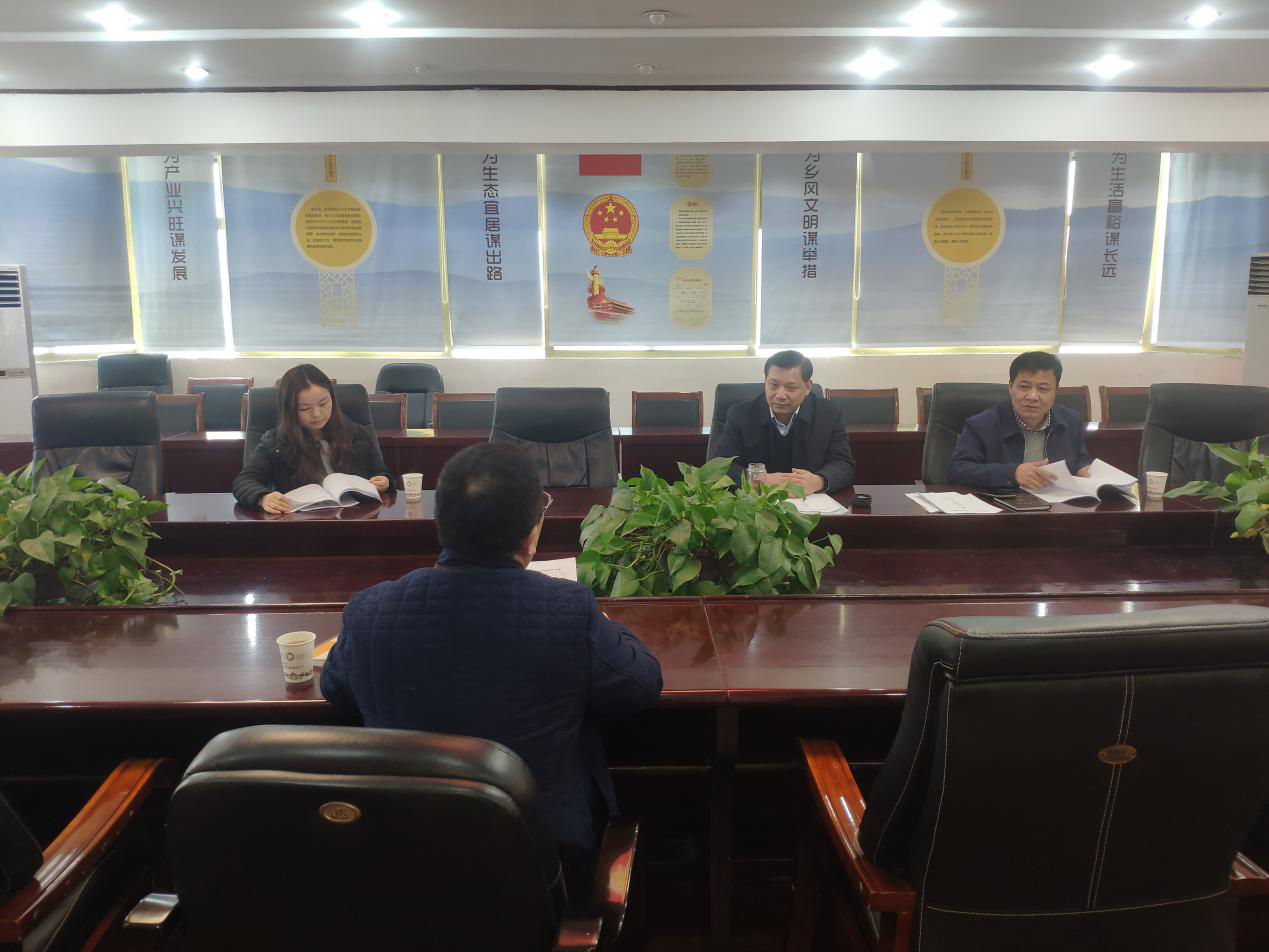 连日来,县人大常委会副主任梅良杰赴龙固镇,栖山镇,汉源街道督导人大